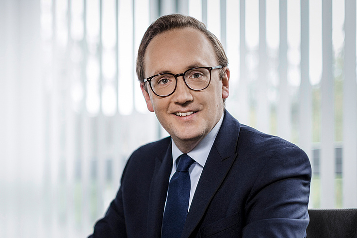 Dr. Gregor Schiffers, LL.M. Dr. Gregor Schiffers, LL.M.