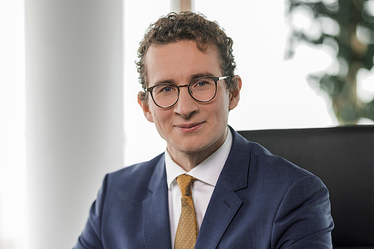 Dr. Tim Schütz Dr. Tim Schütz