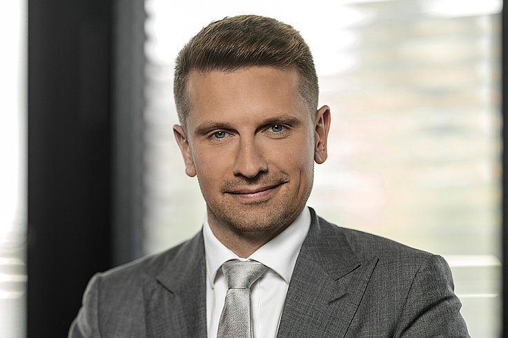 Dr. Lukas Höfling Dr. Lukas Höfling