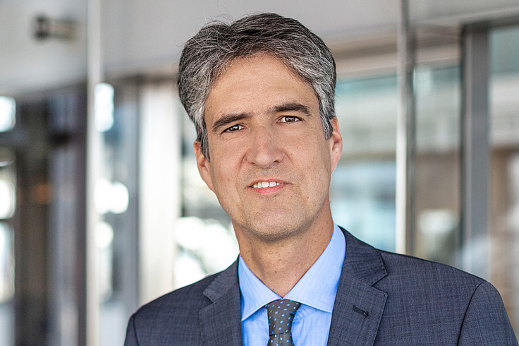 Dr. Florian Kirchhof Dr. Florian Kirchhof