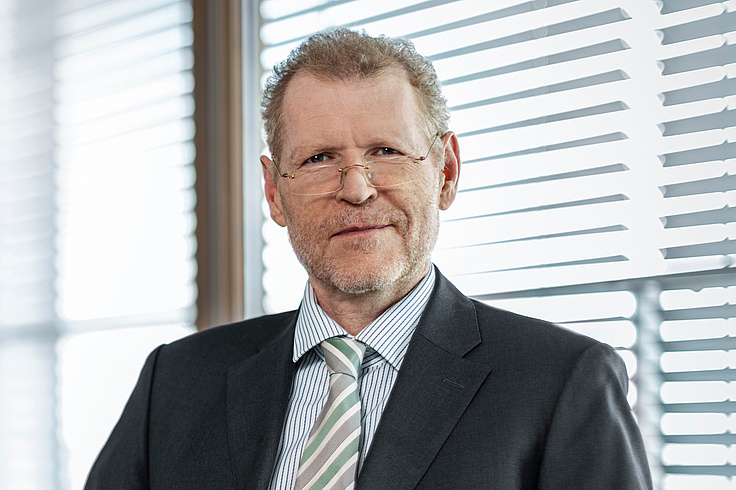 Dr. Claus von Rintelen Dr. Claus von Rintelen