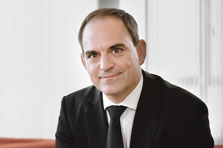 Dr. Ivo du Mont, LL.M. Dr. Ivo du Mont, LL.M.