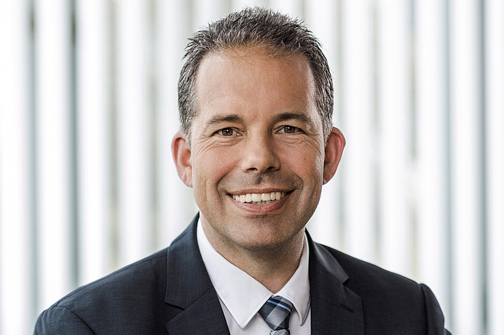 Dr. Tom Giesen Dr. Tom Giesen