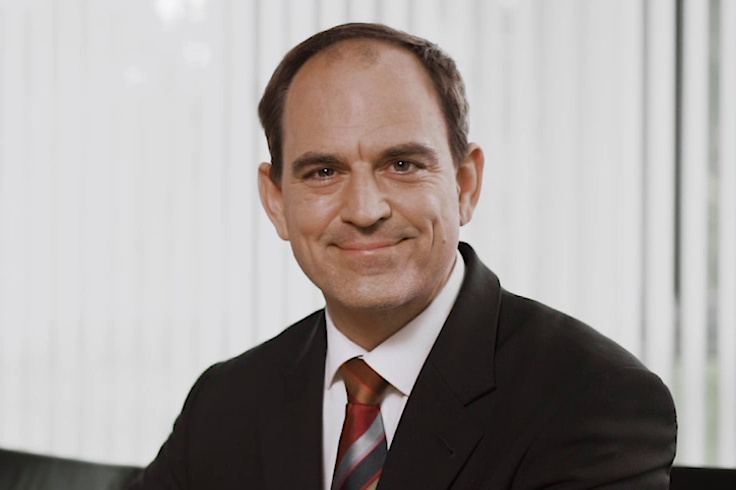 Dr. Ivo du Mont, LL.M. Dr. Ivo du Mont, LL.M.